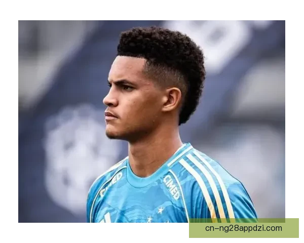 多特700万拿下普拉特斯后卫